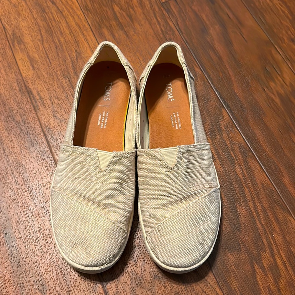 TOMS rose gold alpargata slip-on Lightly Used